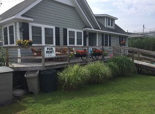 108 Pine Walk, Bay Shore, NY 11706