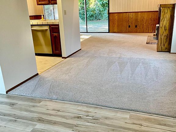 4th image of 3089 Potrero Way