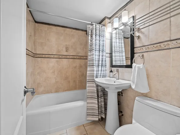 4555 Henry Hudson Parkway West image 11 of 13