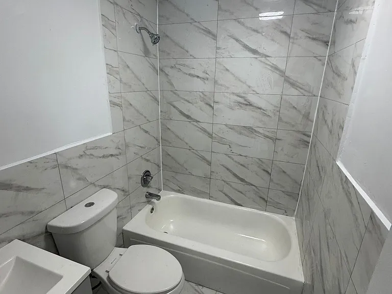 142 Orchard St #2R — Photo 7