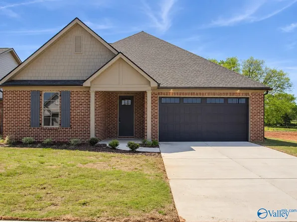 21766 Hemlock Dr, Athens, AL 35613