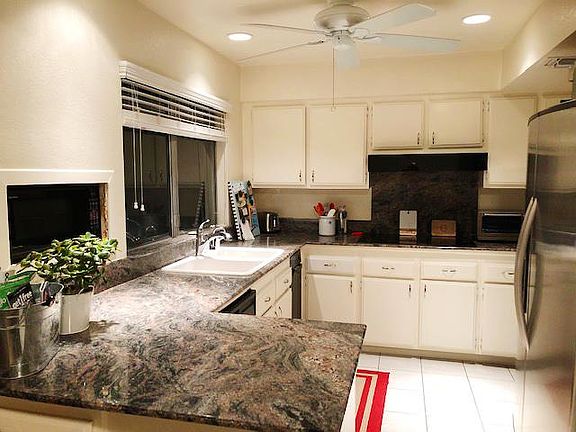 Kitchen furnished