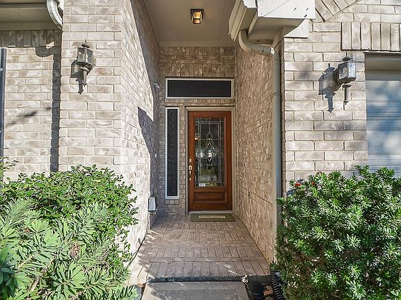 3rd image of 26010 N Lakefair Dr