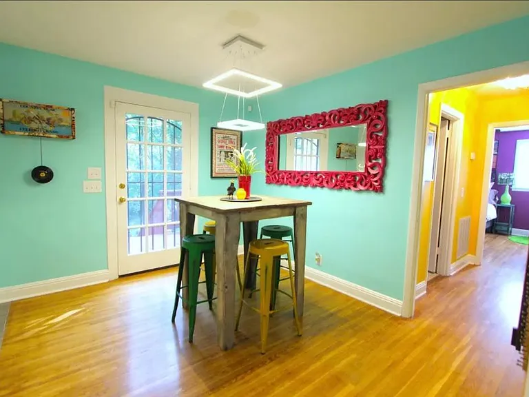 565 Whispering Hills Dr — Photo 5