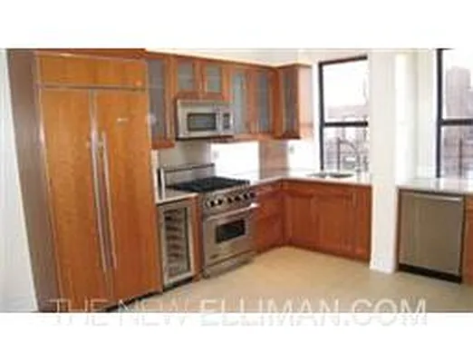 Rented by Douglas Elliman | media 35