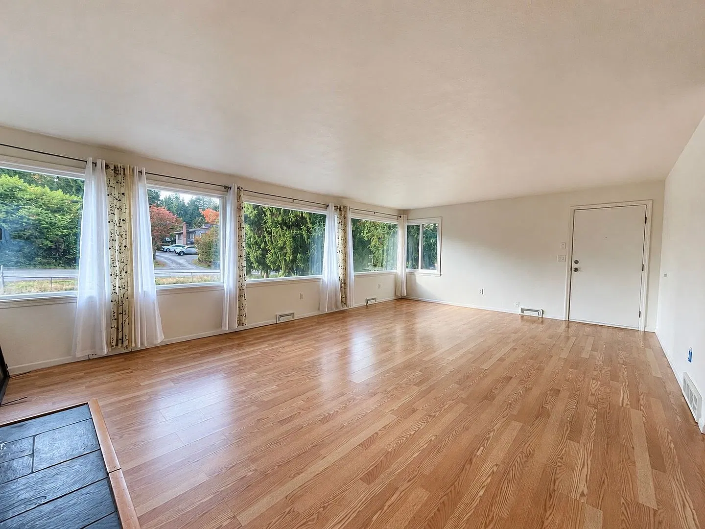Now Available! Spacious 5-Bedroom Home in the Highline Neighborhood — Photo 2
