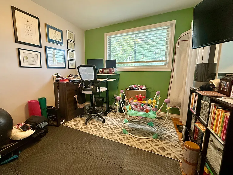 906 Cecylia Ct — Photo 18