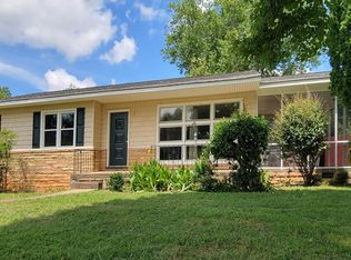 2009 McClain Dr, Knoxville, TN 37912