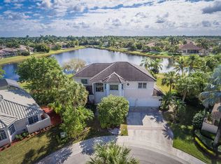 2762 Meadowood Dr, Weston, FL 33332