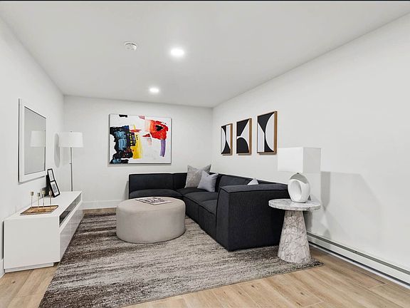 3rd image of 168 Sumpter St APT 1R