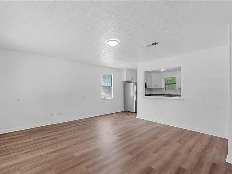 340 Tanglewood Dr #A — Photo 3