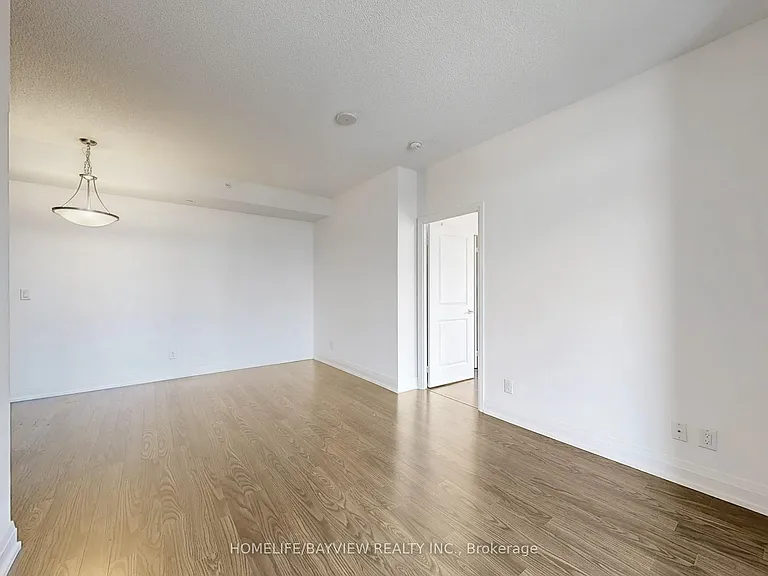7167 Yonge St #1212 — Photo 17