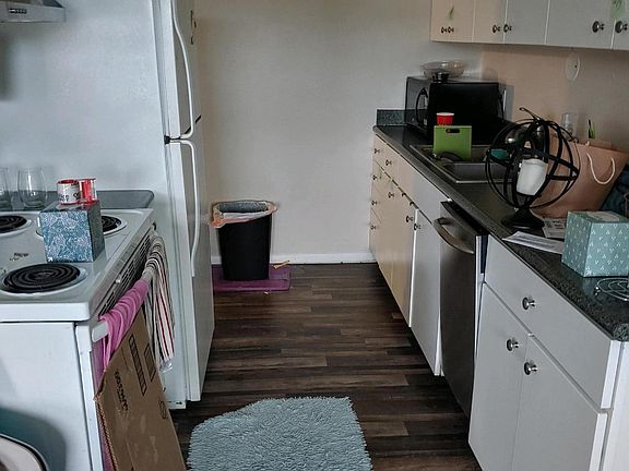 3rd image of 9020 Peacock Hill Ave APT 1