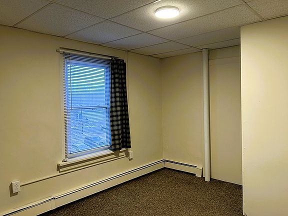 5th image of 585 Main St #A