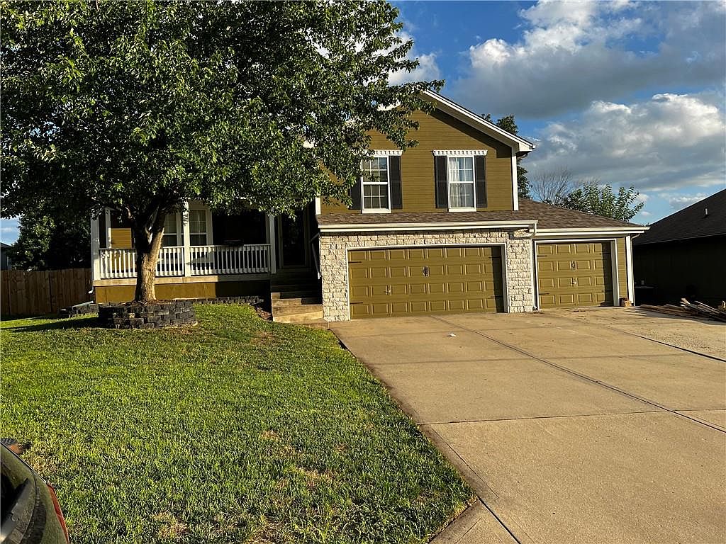 721 Moss Creek Dr, Raymore, MO 64083 MLS 2449172 Zillow