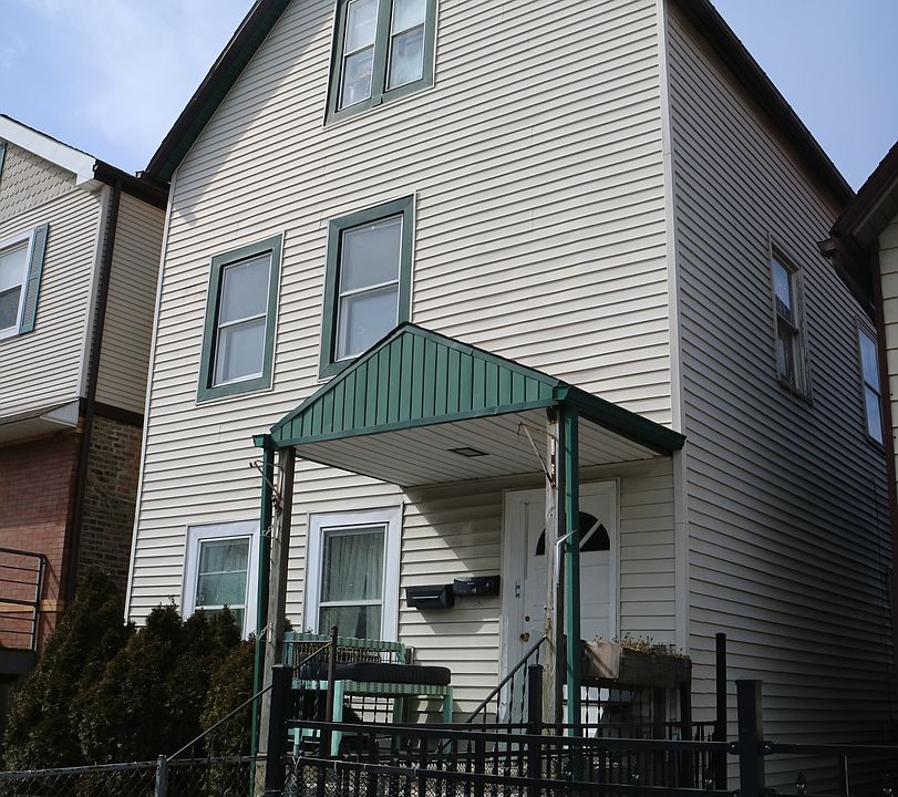 1st image of 3308 N Sacramento Ave