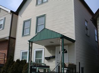 3308 N Sacramento Ave, Chicago, IL 60618