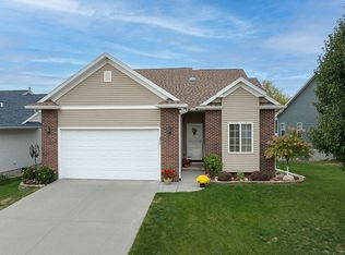 270 S Blairsferry Xing, Hiawatha, IA 52233