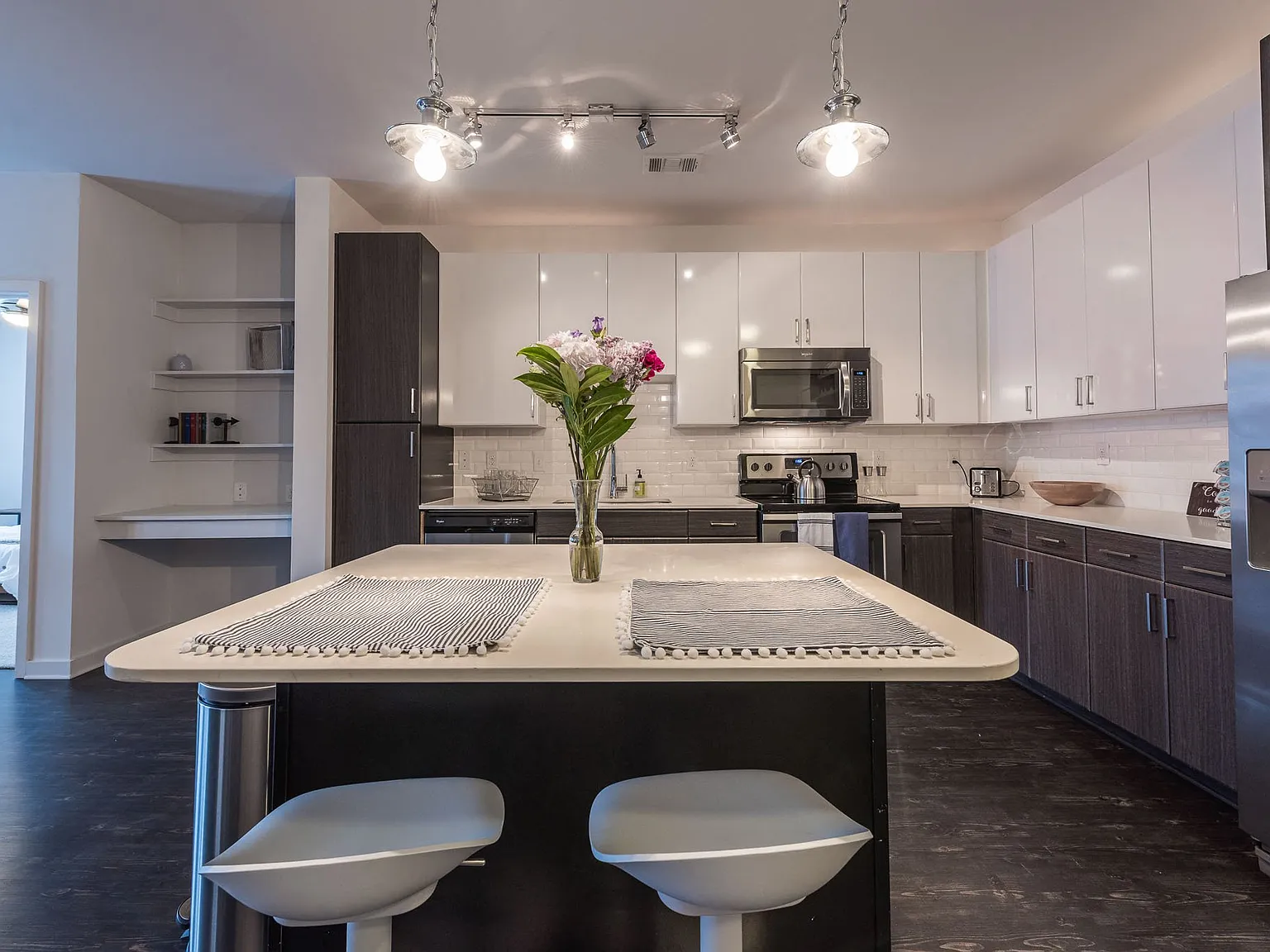 Station R Apartments — Photo 4