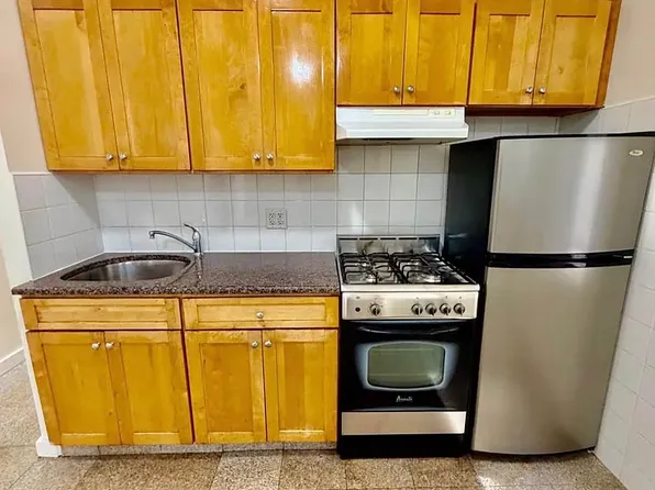4706 4th Ave APT 5, Brooklyn, NY 11220