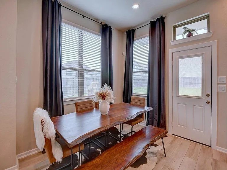 2543 Manor Valley Ct — Photo 13
