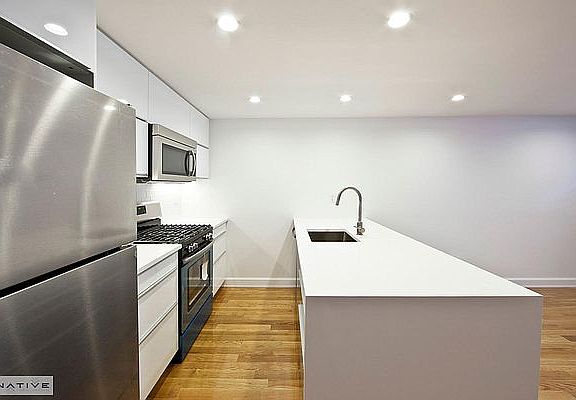 2nd image of 220 Eckford St APT 1
