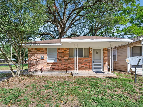 312 Travis St, Richmond, TX 77469