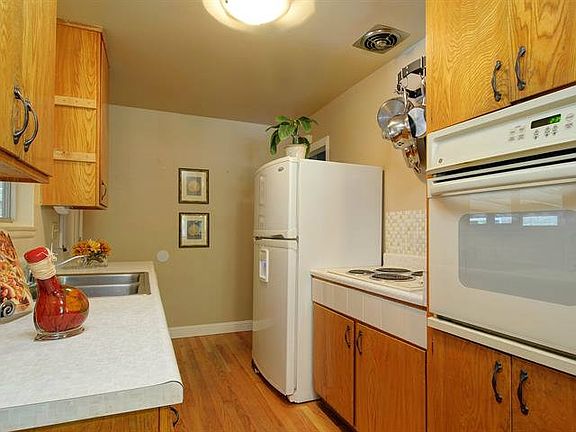 4th image of 5288 Amelia Dr