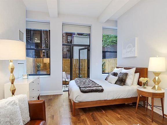 3rd image of 140 W 22nd St #2E