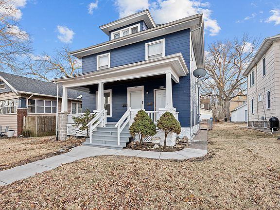2nd image of 211 E Dover Ct