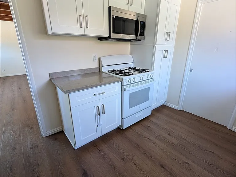 1400 Lynoak Dr — Photo 3