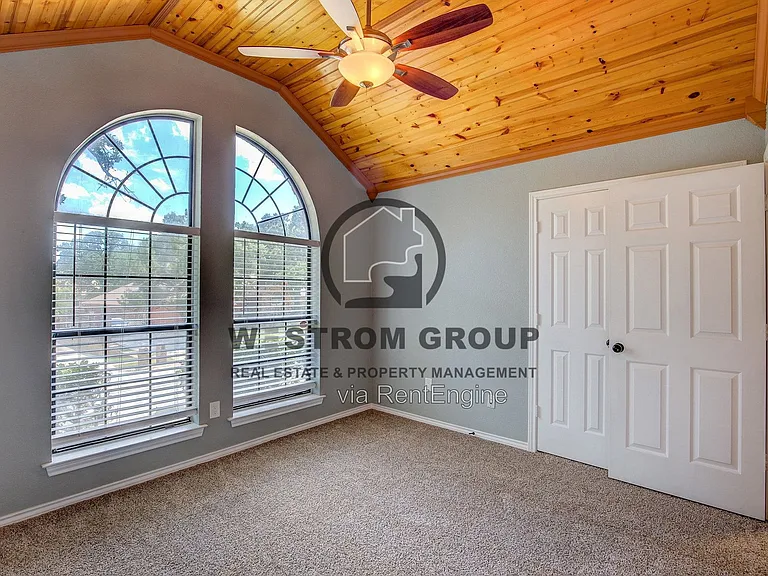 3914 Meadow Dr — Photo 36