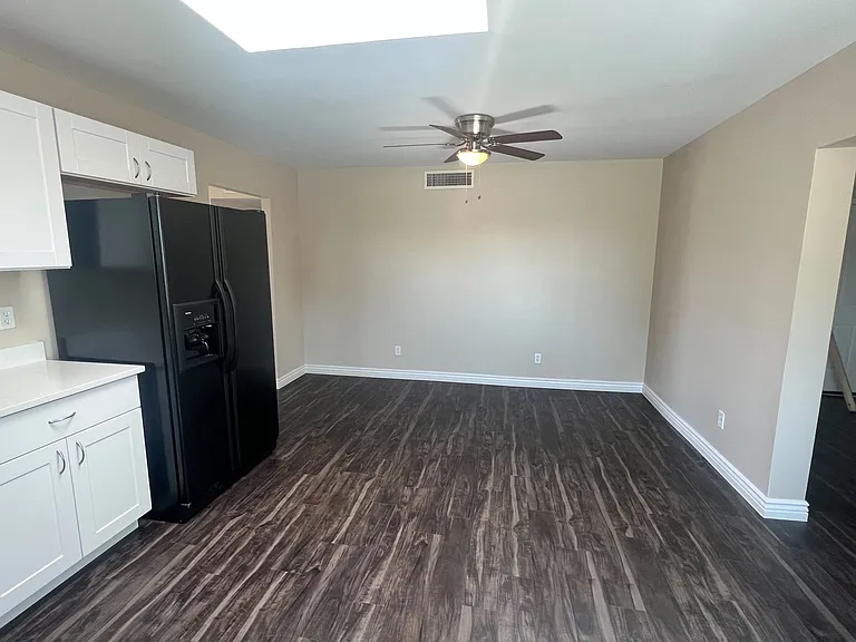 5701 N 45th Dr — Photo 11