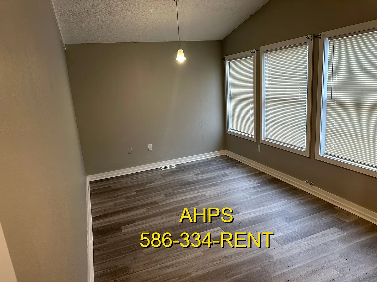 Family Room - 22836 Sharrow Ave