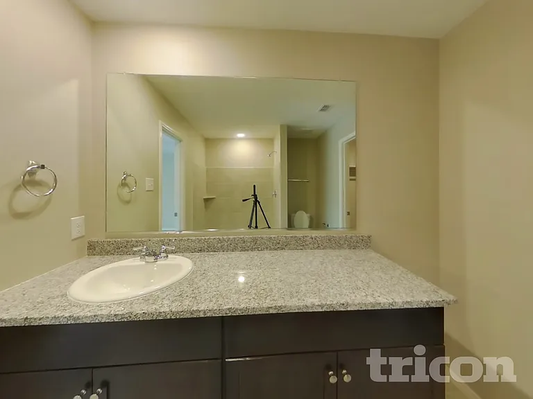1740 Claireborne Ct — Photo 11