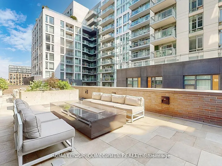111 Bathurst St #314 — Photo 28