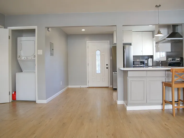 1109 Parker St #4 — Photo 10