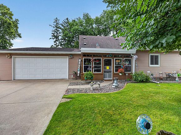 4th image of 1112 Pine Tree Blvd