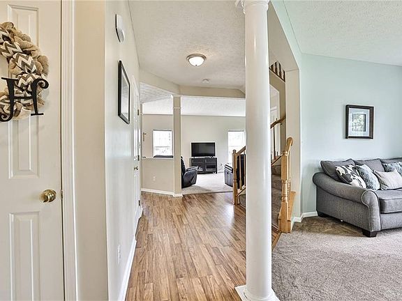 5th image of 2392 Featherston Dr