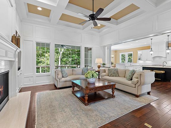 5th image of 4944 Pesaro Way
