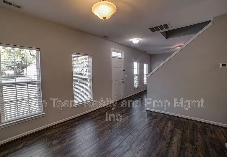 6434 Gatesville Ln — Photo 8