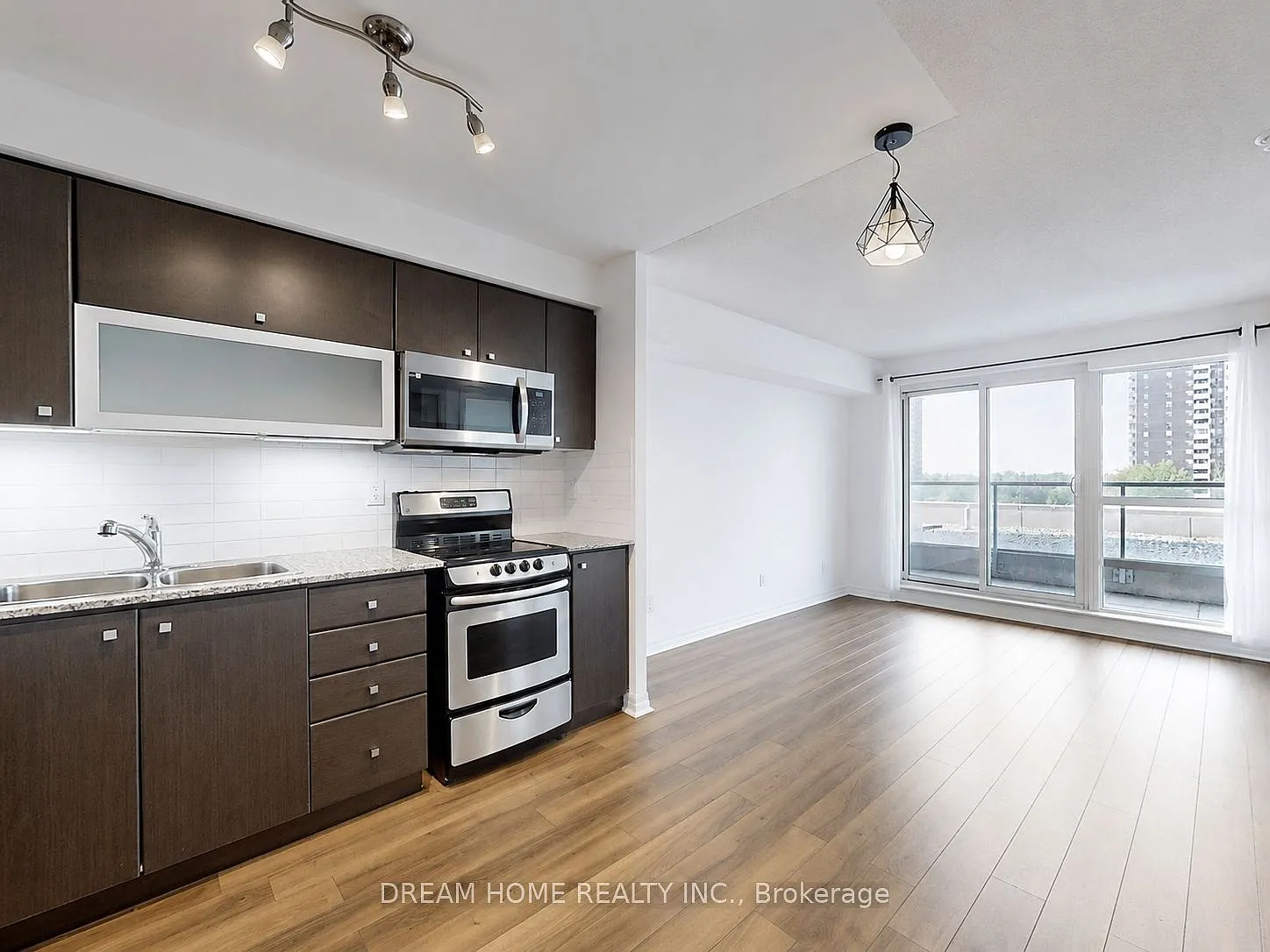 1 bed, $2,100 — Photo 4