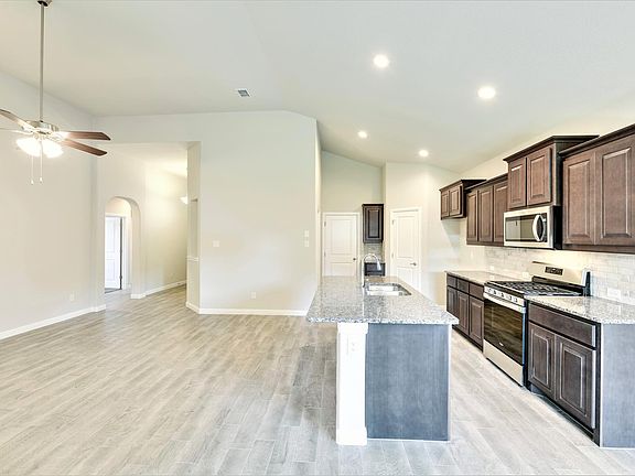 5th image of 1036 Mockingbird Dr