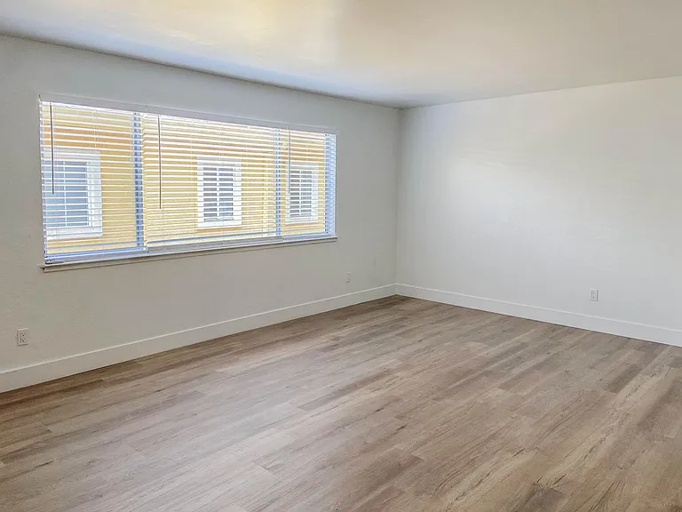 1722 G St — Photo 22