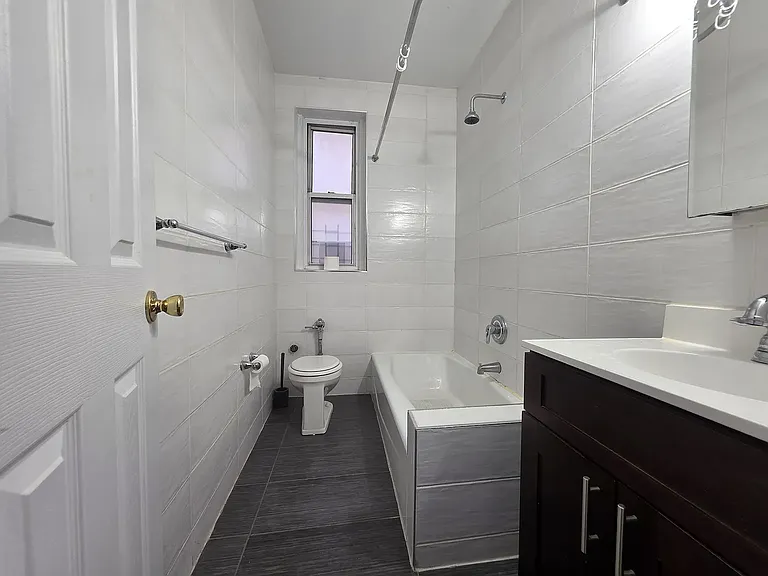 182 Bennett Ave #4K — Photo 8