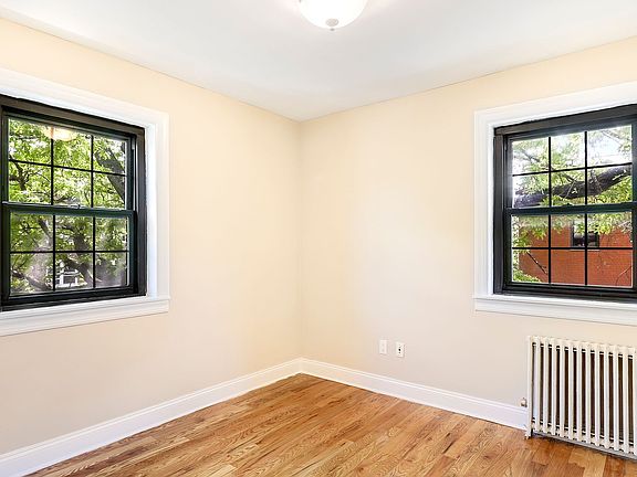 3rd image of 14135 78th Ave APT 3B