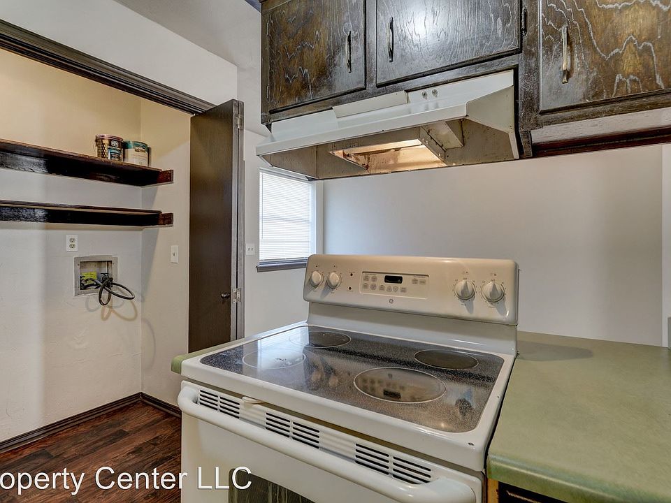 1st image of 2633 Elwood Dr