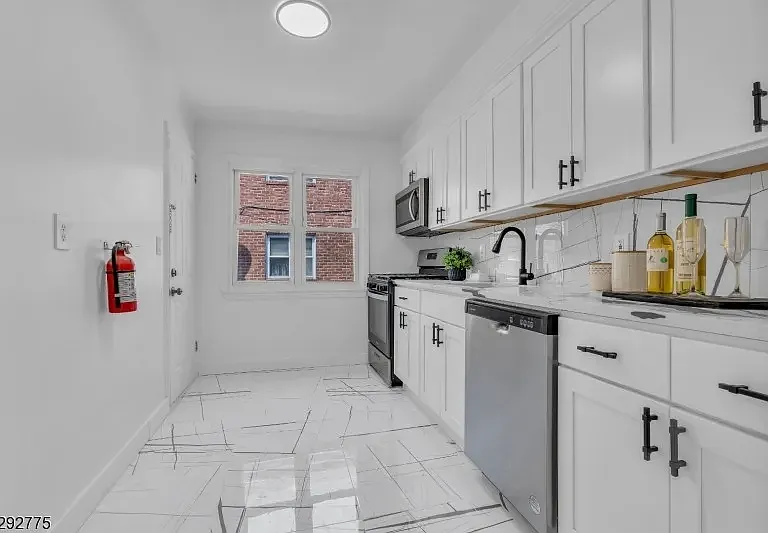 178 Tuxedo Pkwy #1 — Photo 5