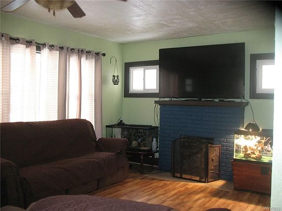2nd image of 2488 Linwood Ave