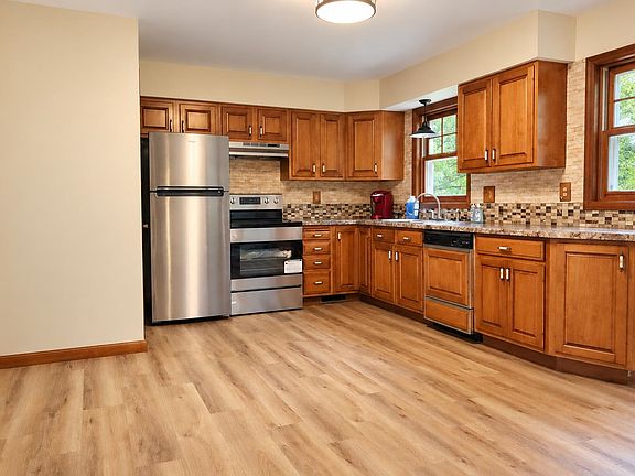 5th image of W6362 Czech Ave